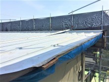 埼玉県鴻巣市トタン屋根金属で寄棟の屋根へ葺き替え