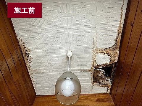 狭山市で玄関天井に穴が…散水試験でベランダ排水口が劣化…