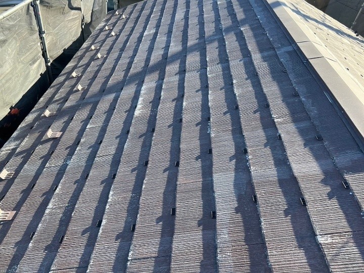 高圧洗浄後の下塗り作業