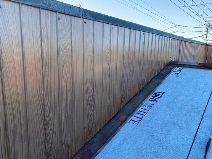 新しい金属サイディングの取り付け