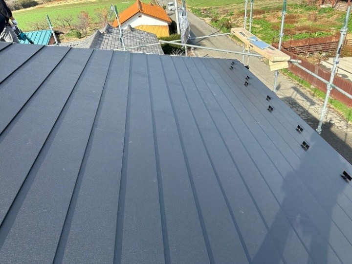 スーパーガルテクト本体の施工