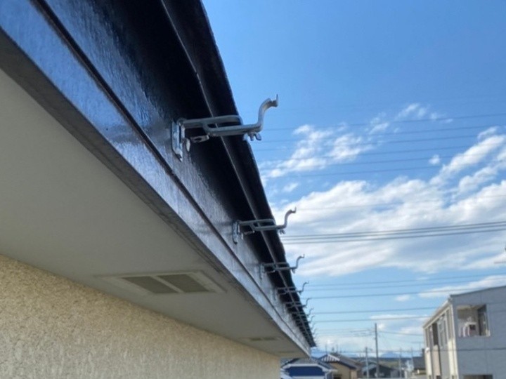 新しい支持金具の取り付け