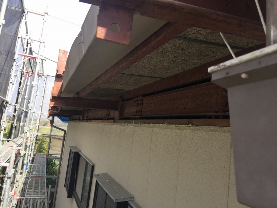 埼玉県鴻巣市トタン屋根金属で寄棟の屋根へ葺き替え
