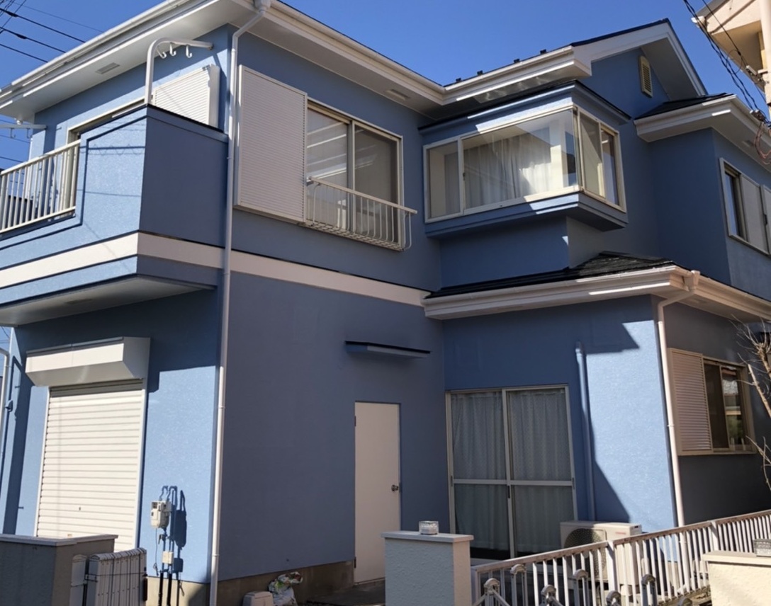 築25年お住まいに屋根外壁塗装工事と棟板金交換工事を併せて実施