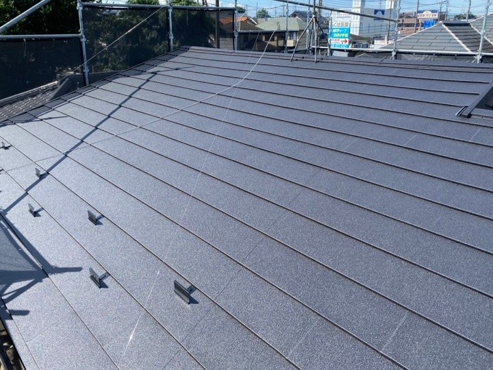 セキスイかわらUからスーパーガルテクト屋根へ葺き替え工事してひび割れ対策と耐久性向上