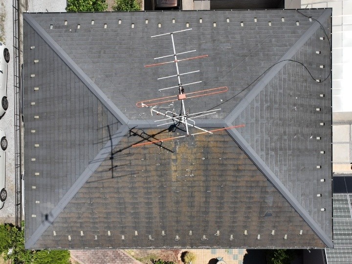 屋根全体の状態を確認