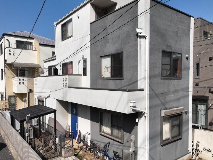 屋根カバー工法と外壁塗装工事する前のお住まい