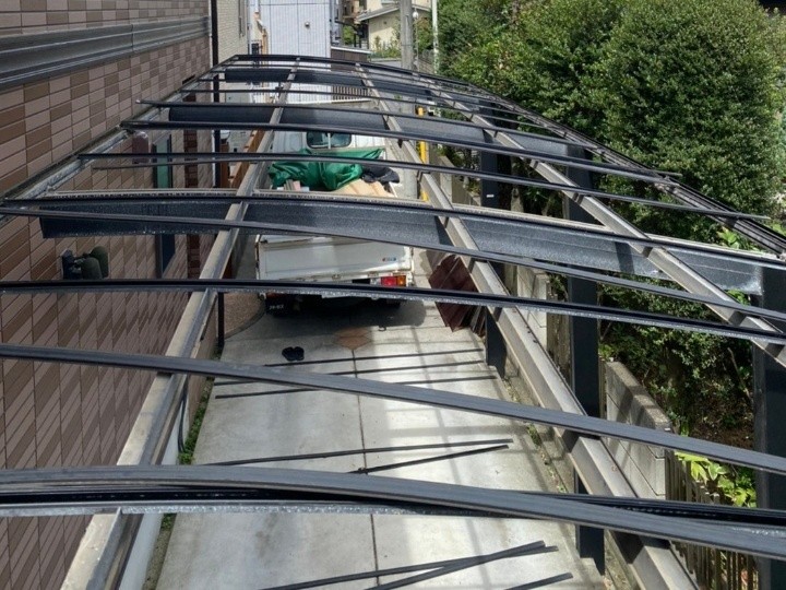 既存屋根材の撤去作業