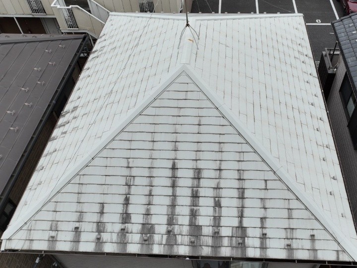 色褪せた屋根全景