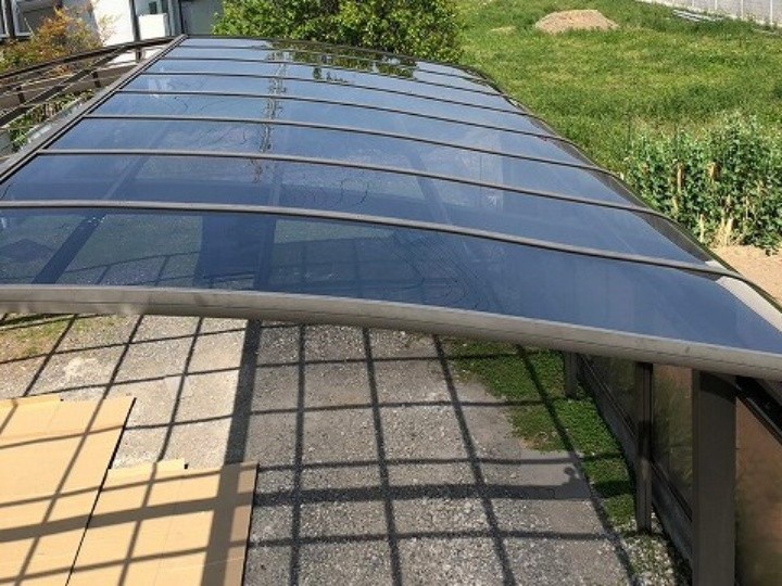 雹被害で傷んだカーポート屋根にポリカ交換工事したお住まい