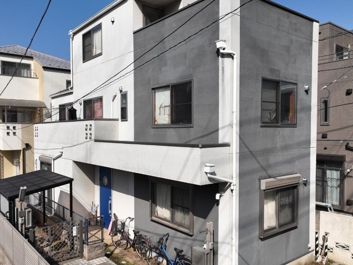 屋根外壁の工事前のお住まい