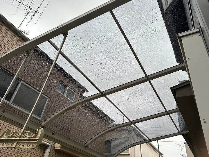 新設したポリカ屋根