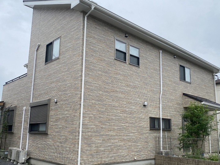 屋根カバー工法と金属サイディング張り替え工事してリフォームしたお住まい