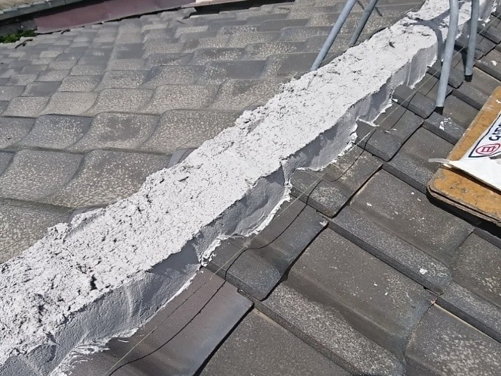 南蛮漆喰による棟土台の形成