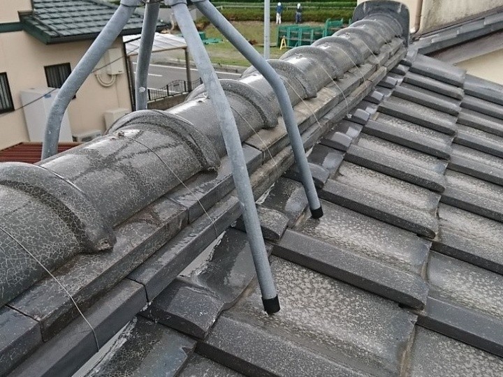 棟瓦の積み直し作業