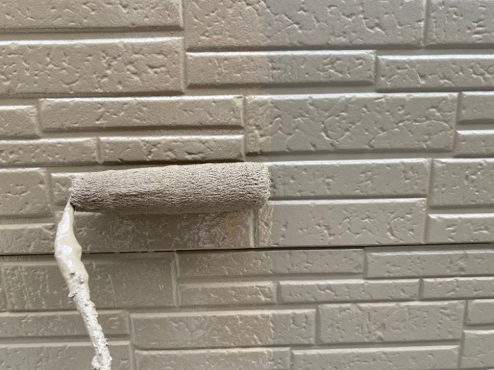 外壁の中塗り・上塗り