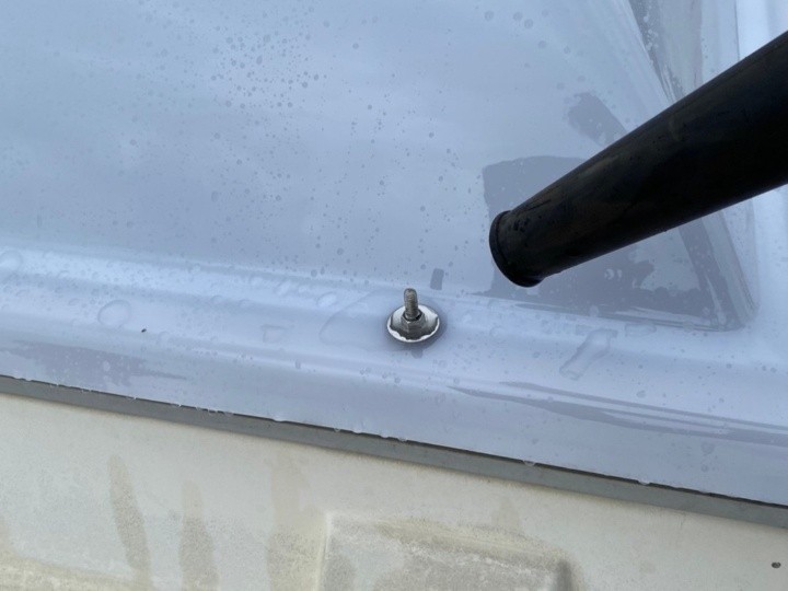 カバーの固定と仕上げ