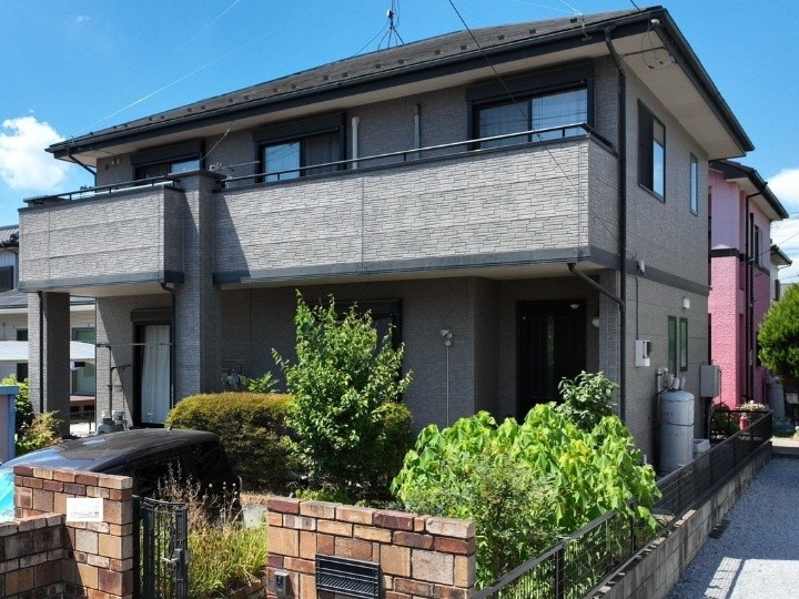 屋根外壁工事前のお住まい