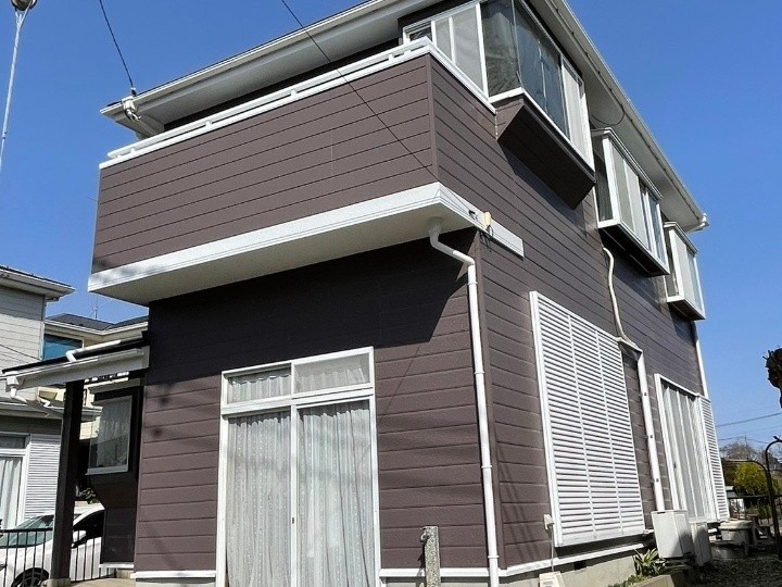 ダイナミックルーフとダイナアクセルを用いて屋根外壁塗装工事したお住まい