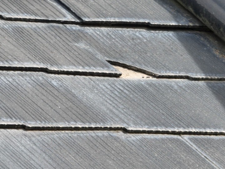 スレートの欠け・損傷部の確認
