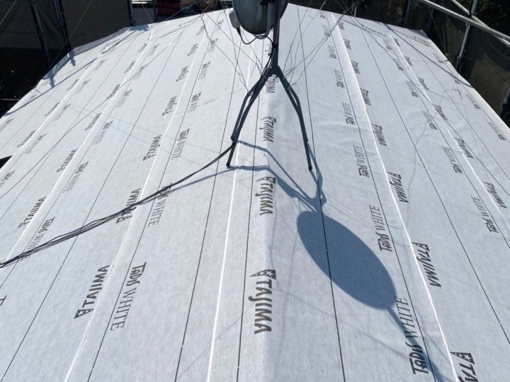 防水紙（ルーフィング）敷設で二次防水を確保