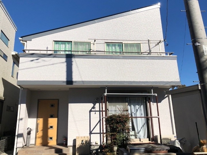 スレート屋根とサイディング外壁に塗装工事したお住まい