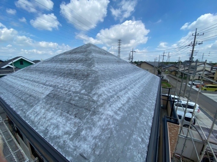 粘着式ルーフィングで防水層を新設