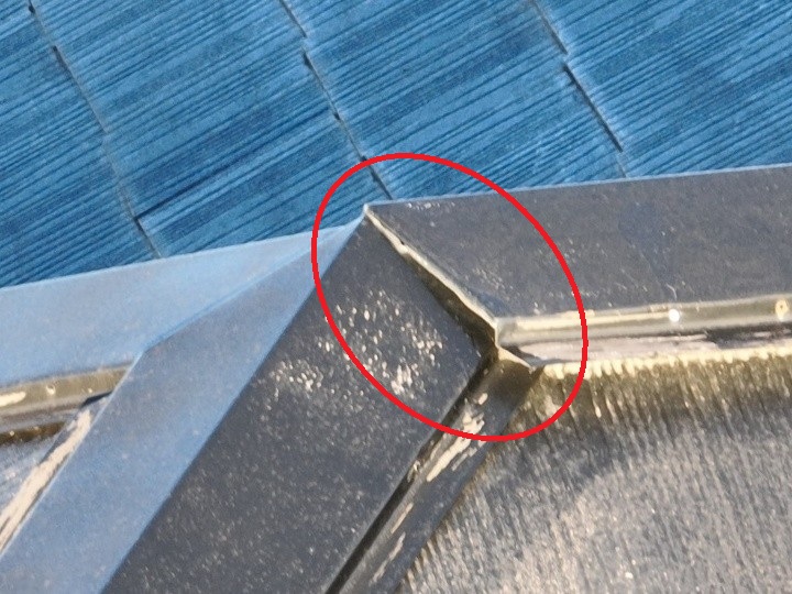棟板金継ぎ目の隙間