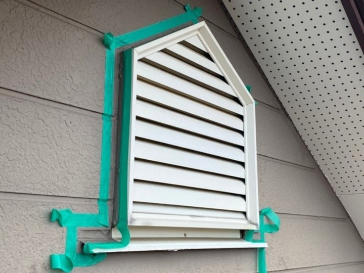 ドーマーまわりの養生とシーリング下準備