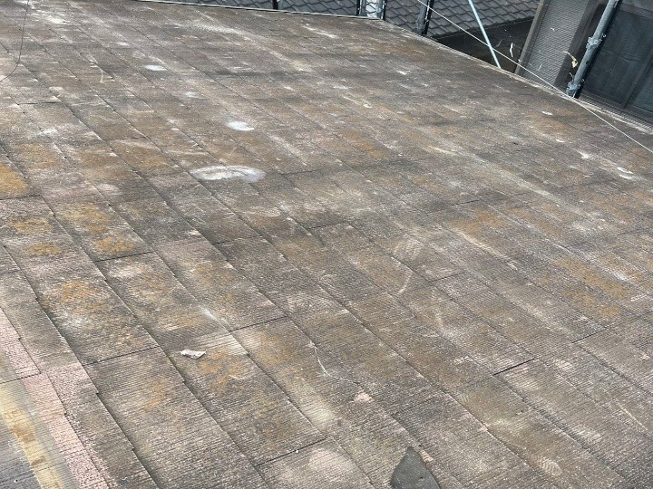 既存屋根材の撤去と下地面の確認