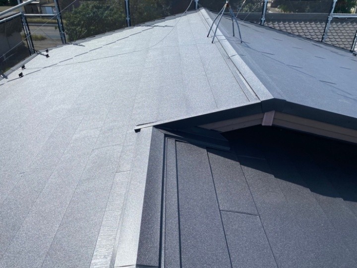 スーパーガルテクト屋根へ葺き替え工事したお住まい