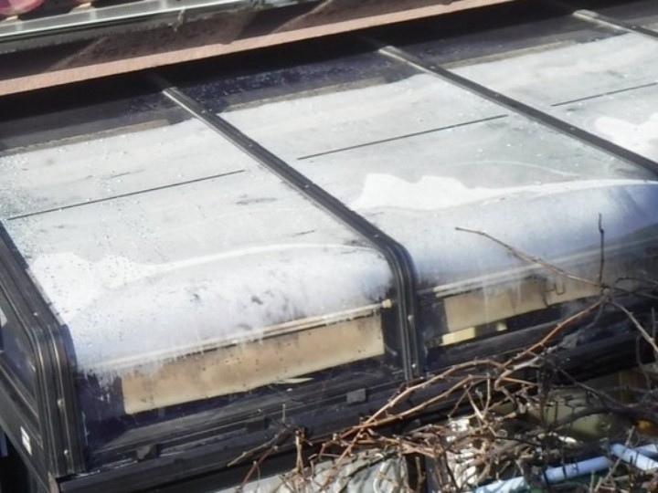 継ぎ目まわりの汚れ付着と防水性への懸念