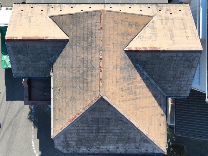 劣化したスレート屋根